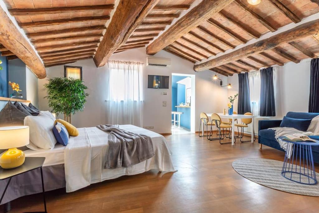 Mimosa- Loft Elegante Con Terrazza Nel Centro Di Siena Apartment Exterior photo